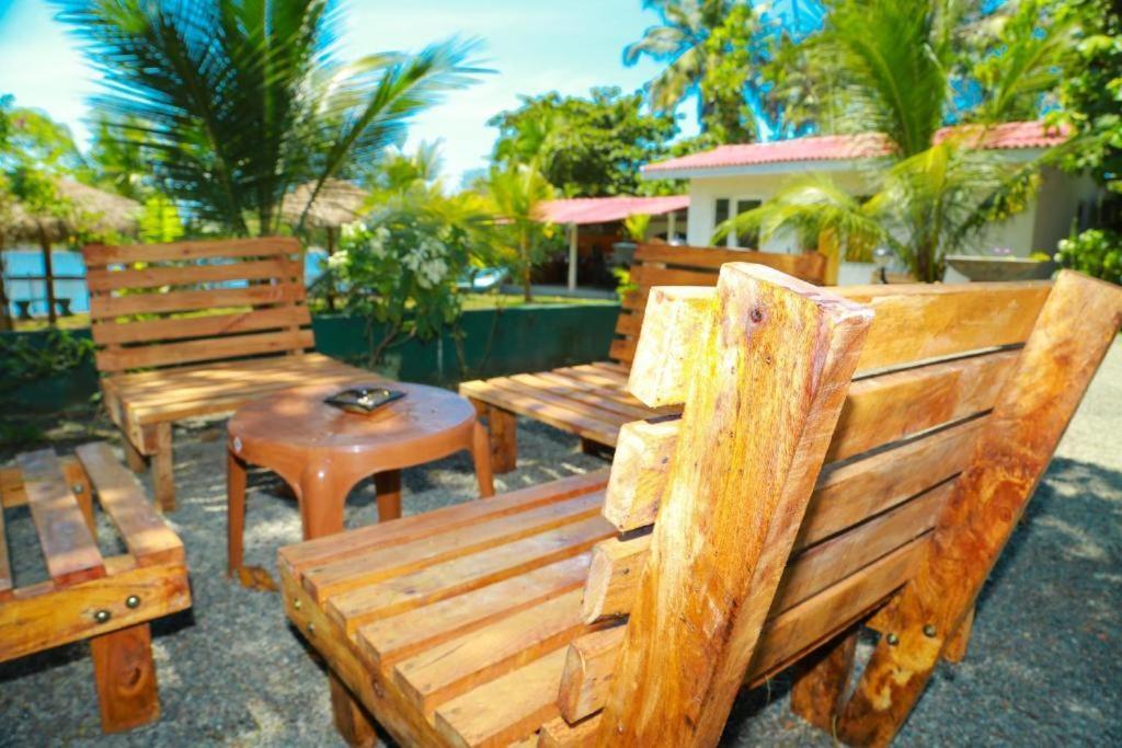 Blue Whale Lagoon Resort Ахангама Экстерьер фото