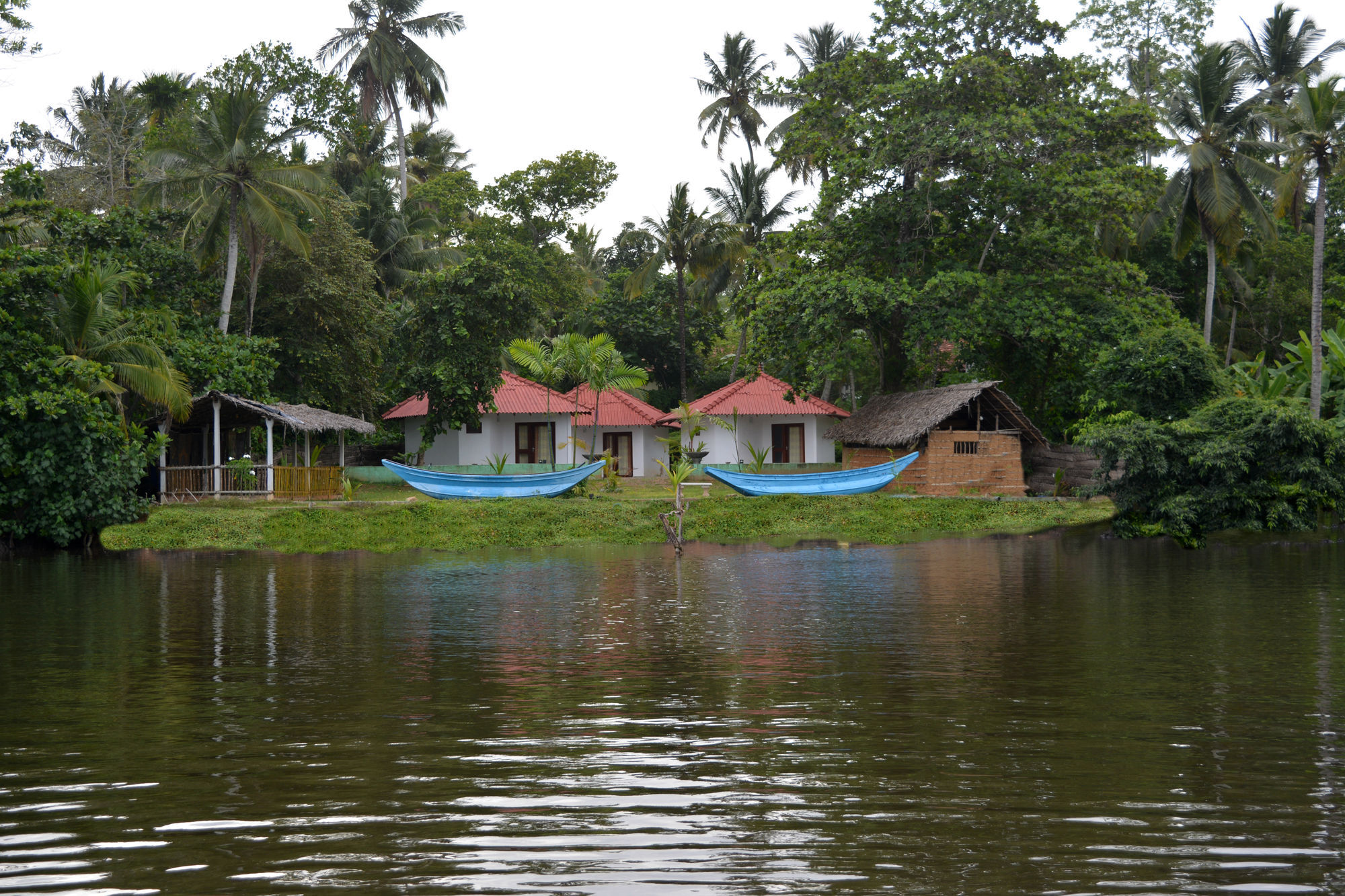 Blue Whale Lagoon Resort Ахангама Экстерьер фото